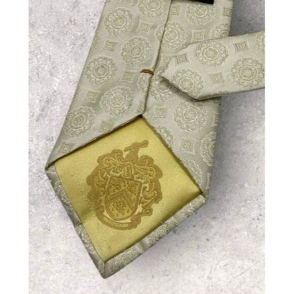 DONALD J. TRUMP Silk Tie Beige Geometric W:4" EUC - Picture 4 of 5